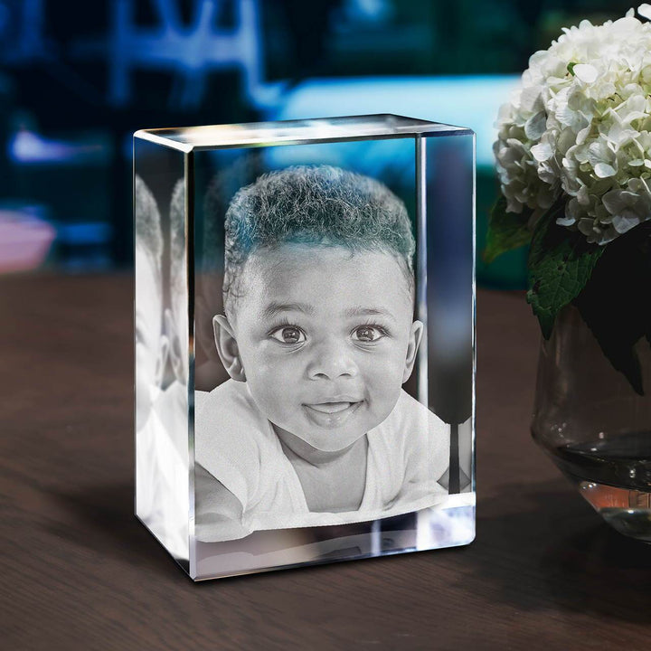 Fotokristal met verlichte standaard, een schitterend gepersonaliseerd fotocadeau en sfeervolle decoratie.