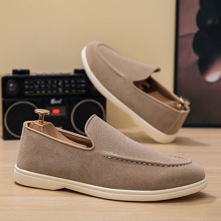 Veelzijdige beige herenschoenen, comfortabele casual slip-on instappers voor herenmode, perfect voor dagelijkse activiteiten.
