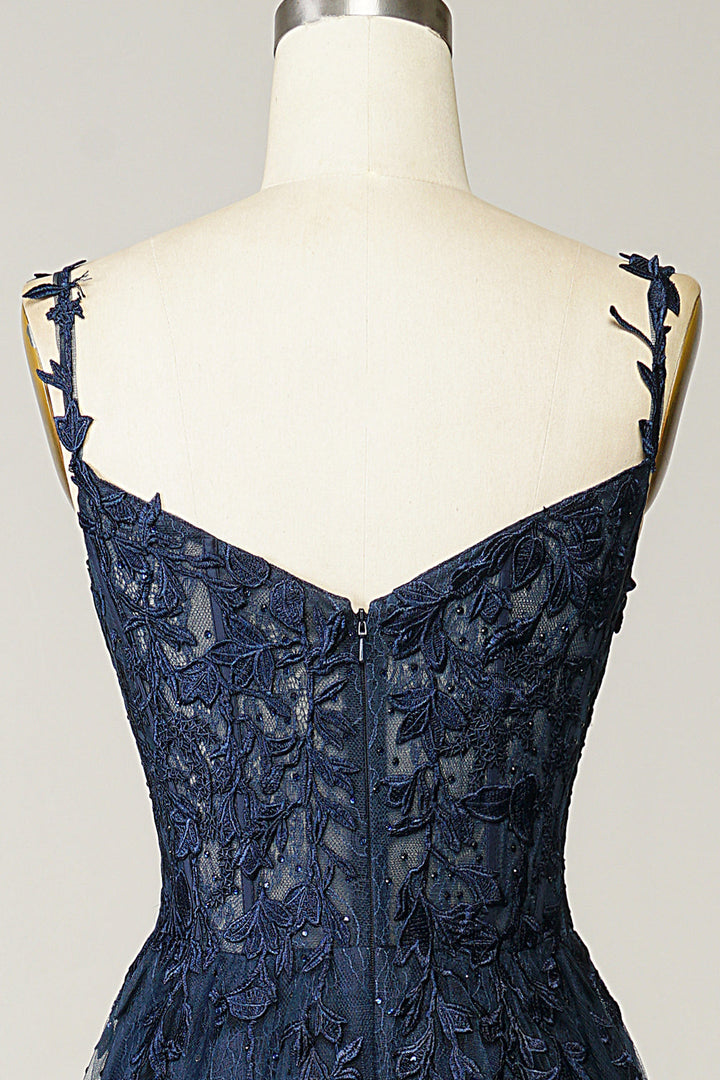 Roze A-lijn feestjurk voor dames, comfortabel en elegant, met delicate applicaties en dunne bandjes.