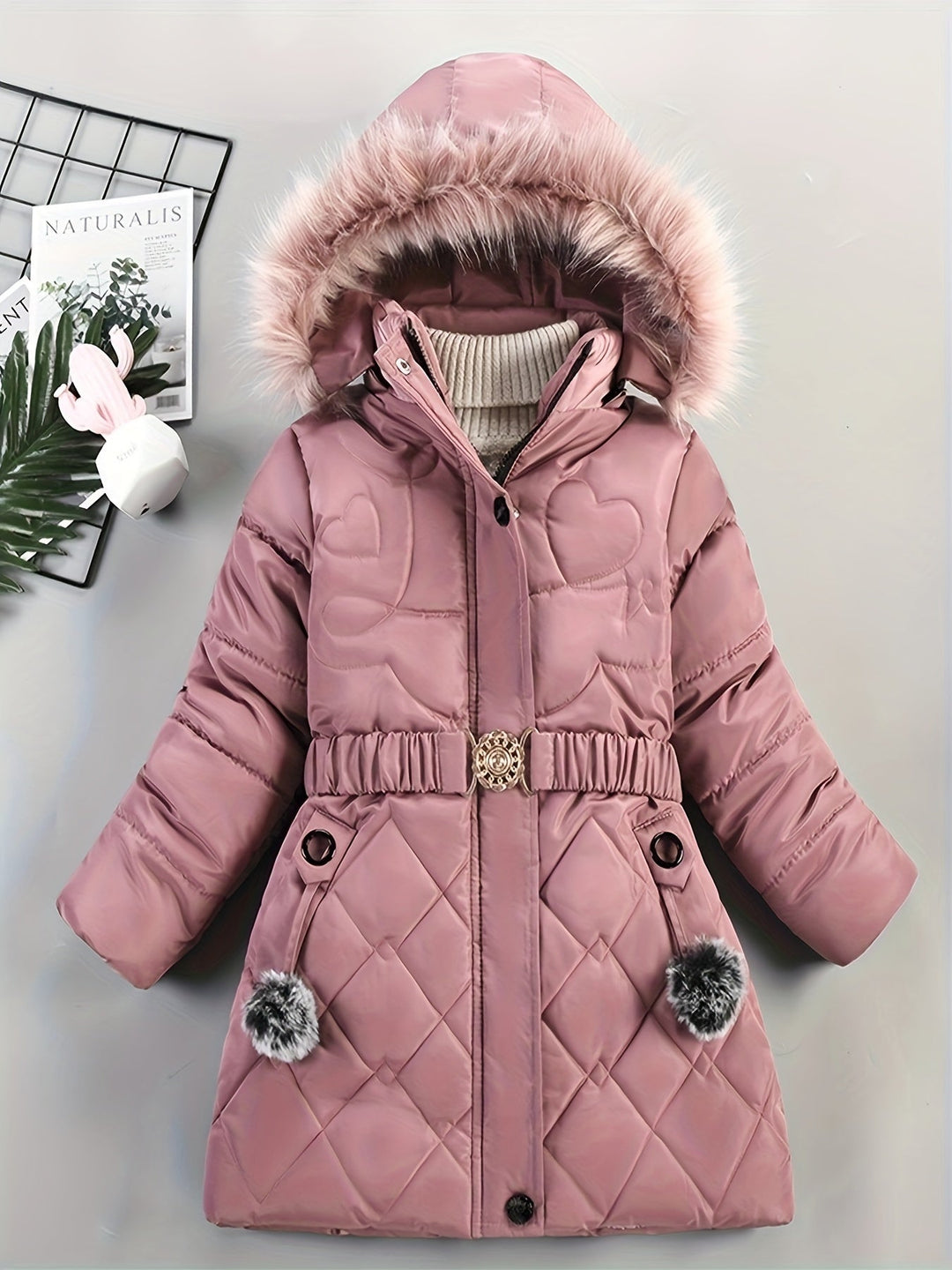 Meisjes winterjas met warme capuchon, gewatteerd en stijlvol. Perfect voor koude dagen.