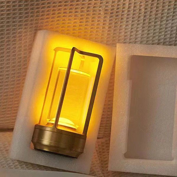 Touch-dimbare retrolamp, ideaal als slaapkamerlamp of als warme aanvulling op de woondecoratie.