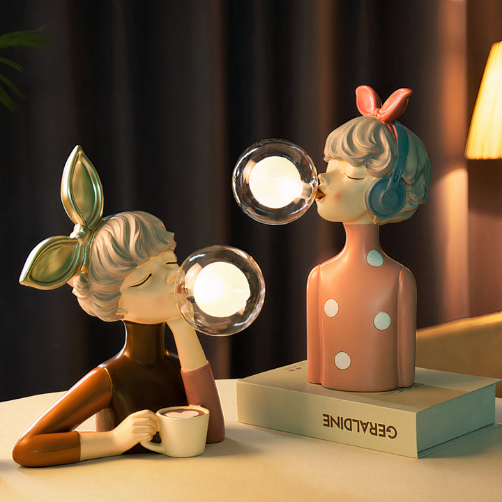 Zussenlamp: unieke houten LED tafellamp die gezelligheid en speelsheid toevoegt aan uw huis.