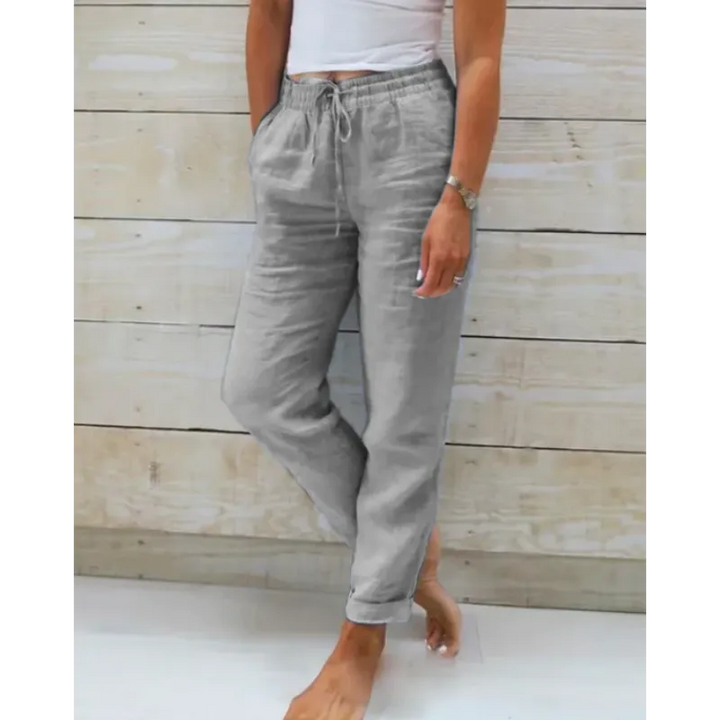 Grijze casual damesbroek Emma, comfortabele vrouwen broek ideaal voor dagelijks gebruik en ontspannen outfits.