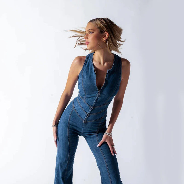 Elegante dames jumpsuit in blauw, mouwloos met ritssluiting, biedt comfort en een stijlvolle look.