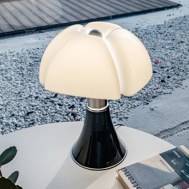 Stijlvolle LED designlamp voor woonkamer, geeft dimbaar licht en een moderne interieur touch.