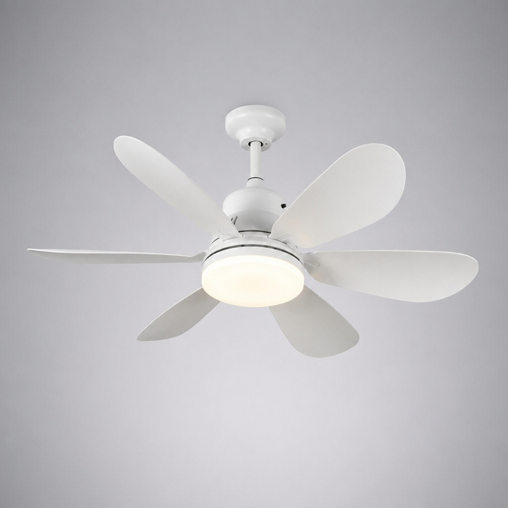 Stijlvolle plafondlamp met onzichtbare ventilator. Wit, minimalistisch Scandinavisch design voor elk interieur.