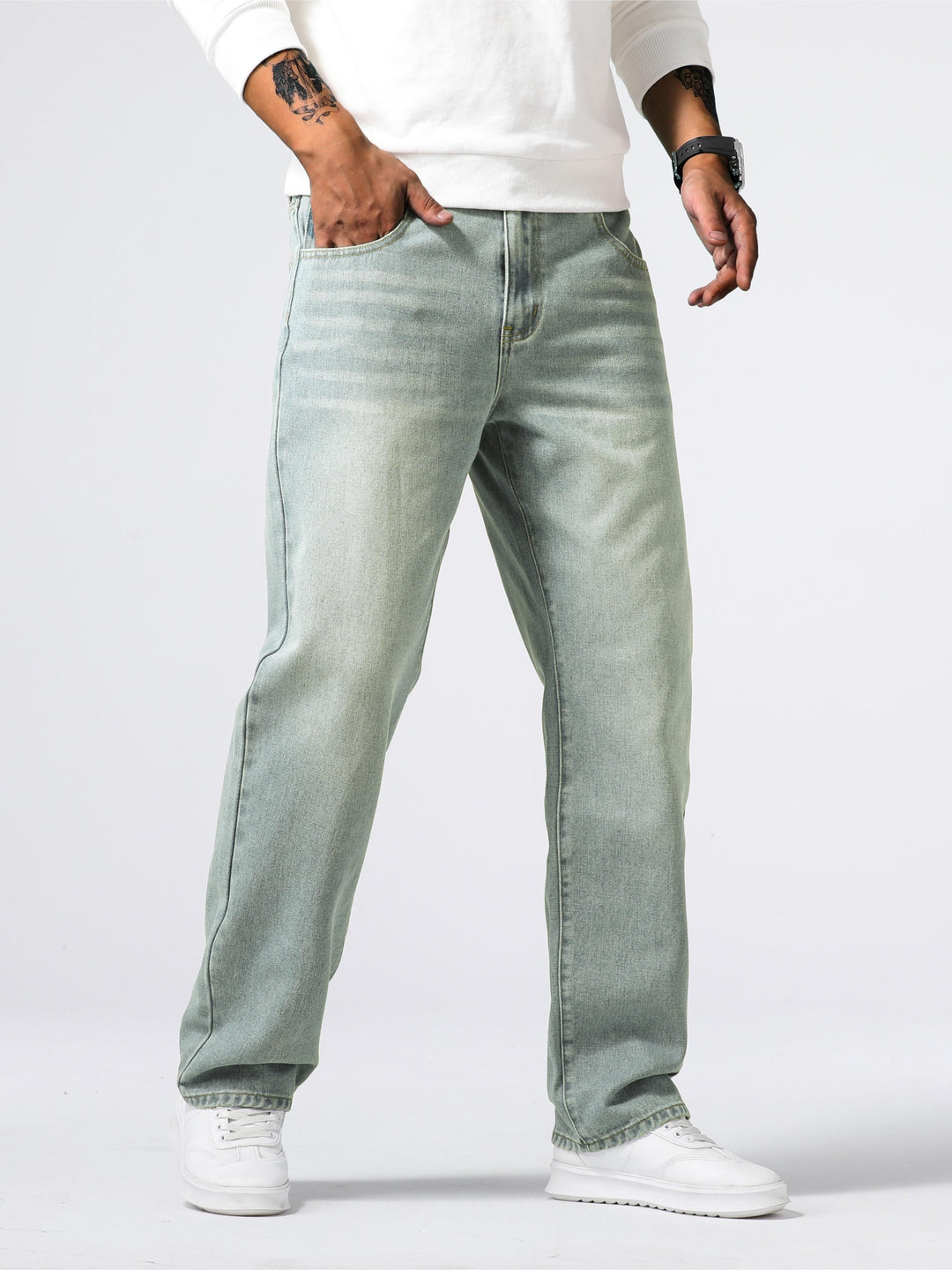Stijlvolle herenjeans Milan, regular fit broek, comfortabel voor street style en casual herenkleding mode.