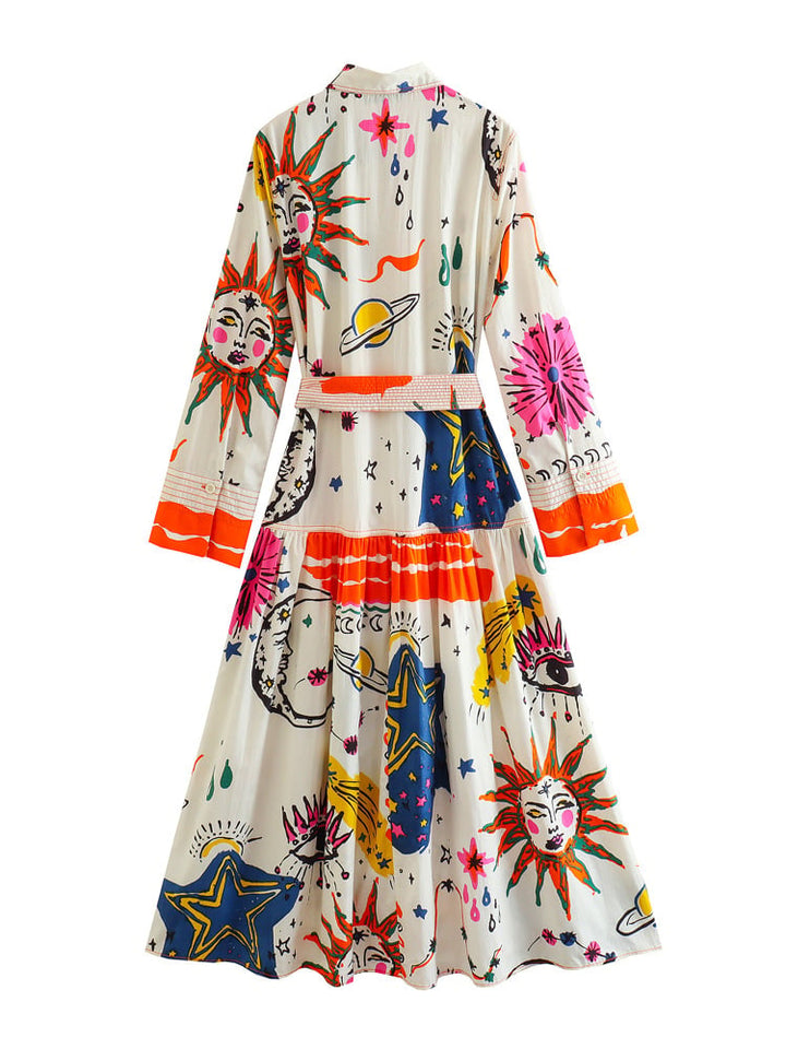 Zomerse maxijurk voor dames met levendige print, in een modieuze boheemse stijl.
