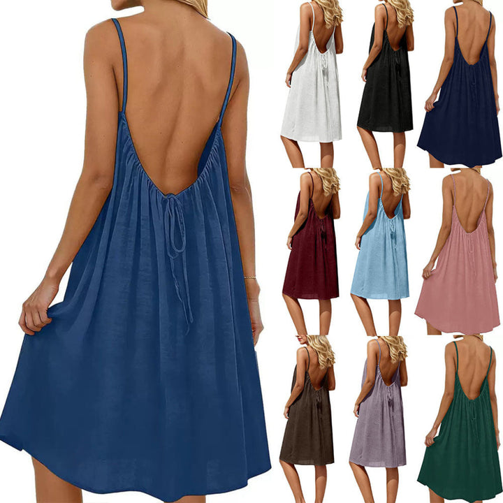 Elegante dames zomerjurk met open rug en spaghettibandjes, ideaal voor warme dagen en avonden.