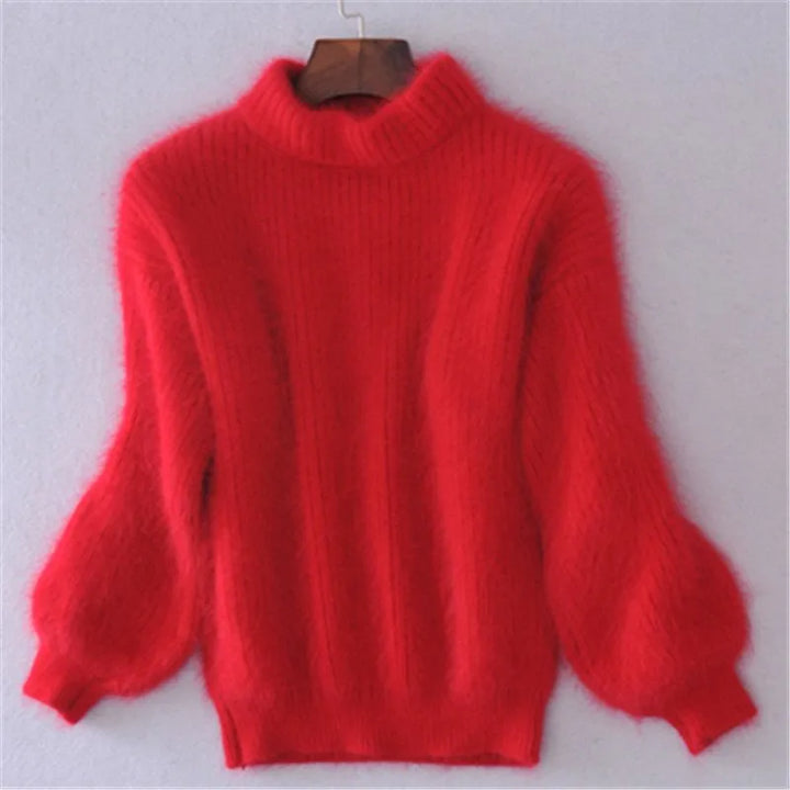 Zachte Angora gebreide damestrui Livia, een comfortabele casual trui met ronde hals voor vrouwen.
