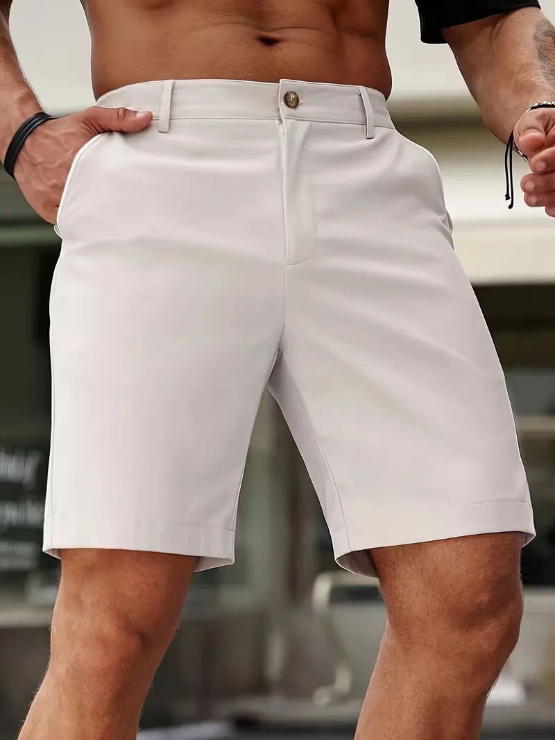 Heren casual chino shorts in beige, comfortabel en stijlvol voor elke zomerse gelegenheid en dagelijks gebruik.