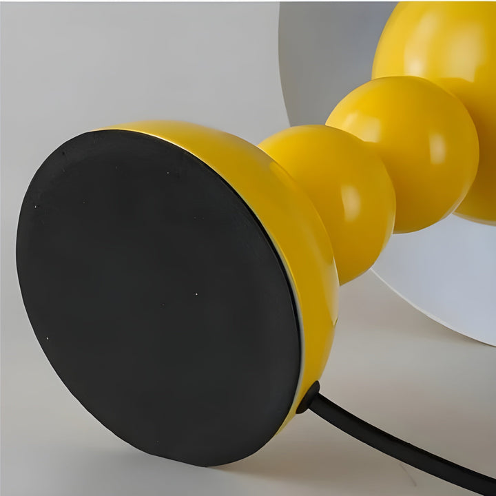 Functionele design tafellamp met dimbare LED technologie; modern interieur accent.