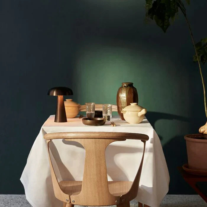 Luxe bronzen/gouden ShroomLite tafellamp, draadloos oplaadbaar sfeerlicht. Ideaal voor binnen.