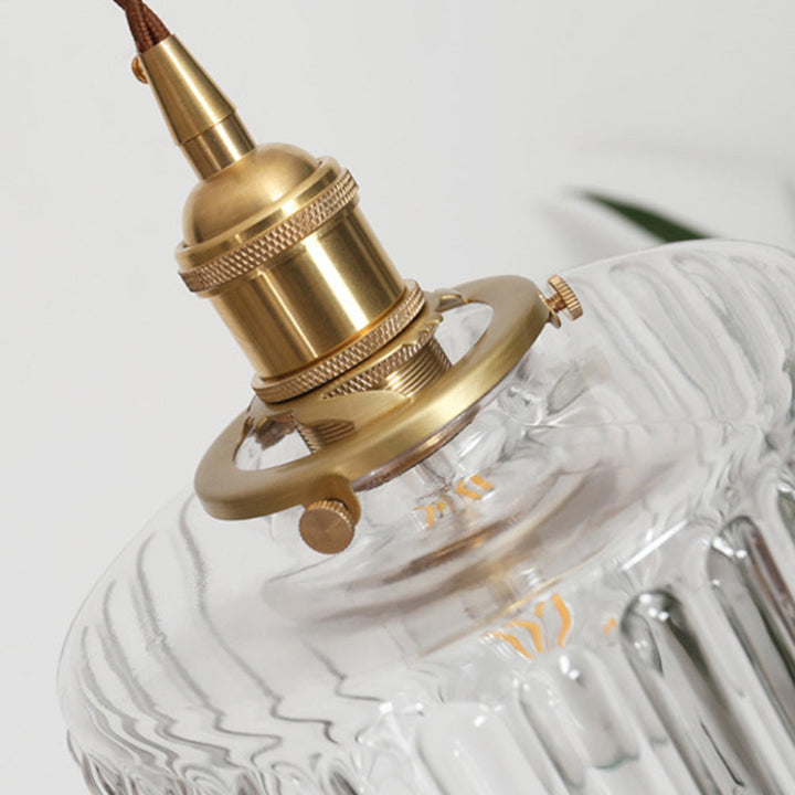 Luxe pendellamp Harrison, combineert kristal en vintage stijl voor de perfecte sfeer.