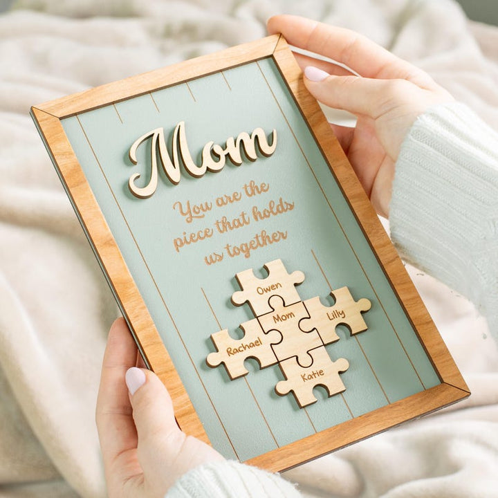 Stijlvolle houten familiepuzzel, gepersonaliseerd, dient als unieke interieur decoratie en speciaal aandenken.
