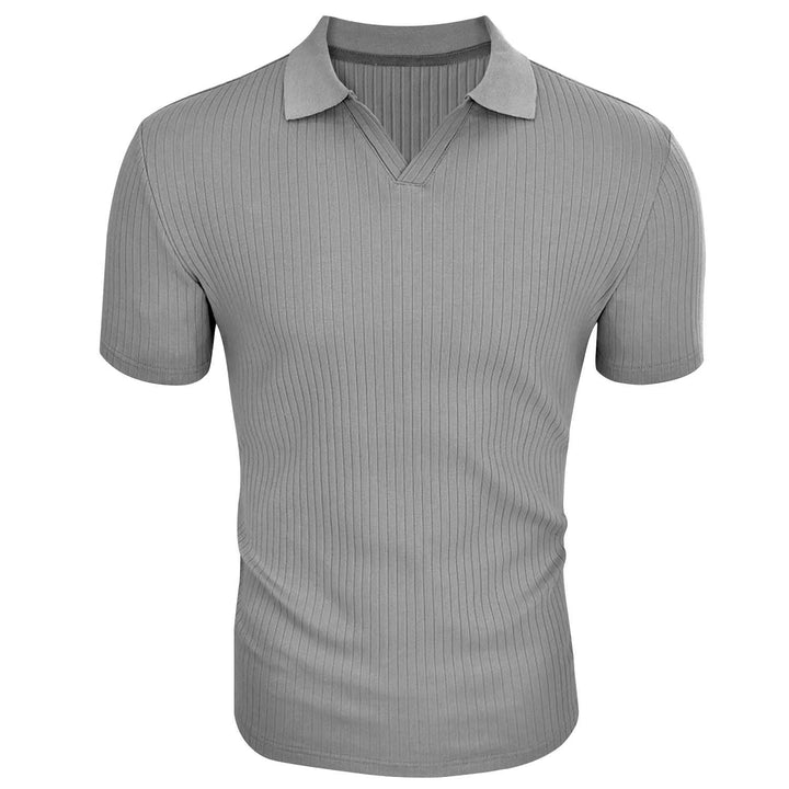Klassiek casual heren poloshirt met verfijnde textuur. Slimfit model met korte mouwen, perfect voor zomerse herenmode.