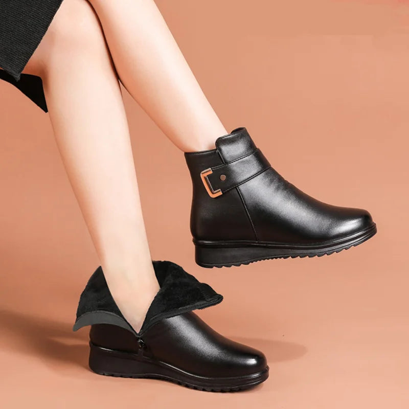 Duurzame leren Ella dames winterlaarzen met orthopedische zolen. Comfortabel, stijlvol en antislip voor elke dag.