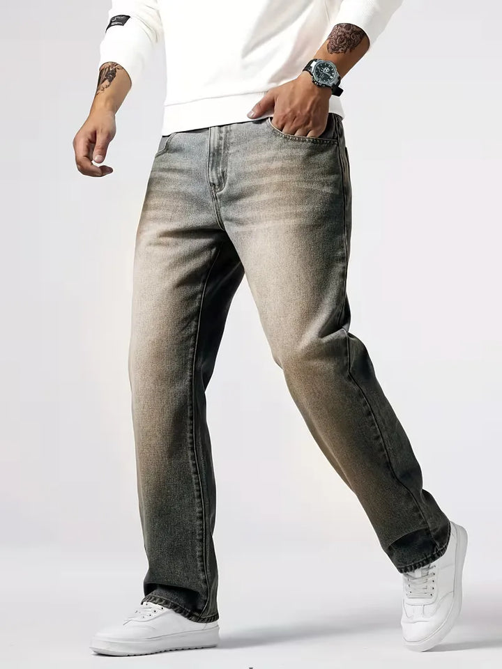Blauwe heren jeans met ruime loose fit en rechte pijp. Biedt optimale bewegingsvrijheid en stijl.