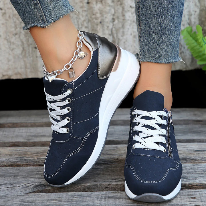 Witte comfortschoenen voor dames, veterschoenen met ademend design en dikke zool.