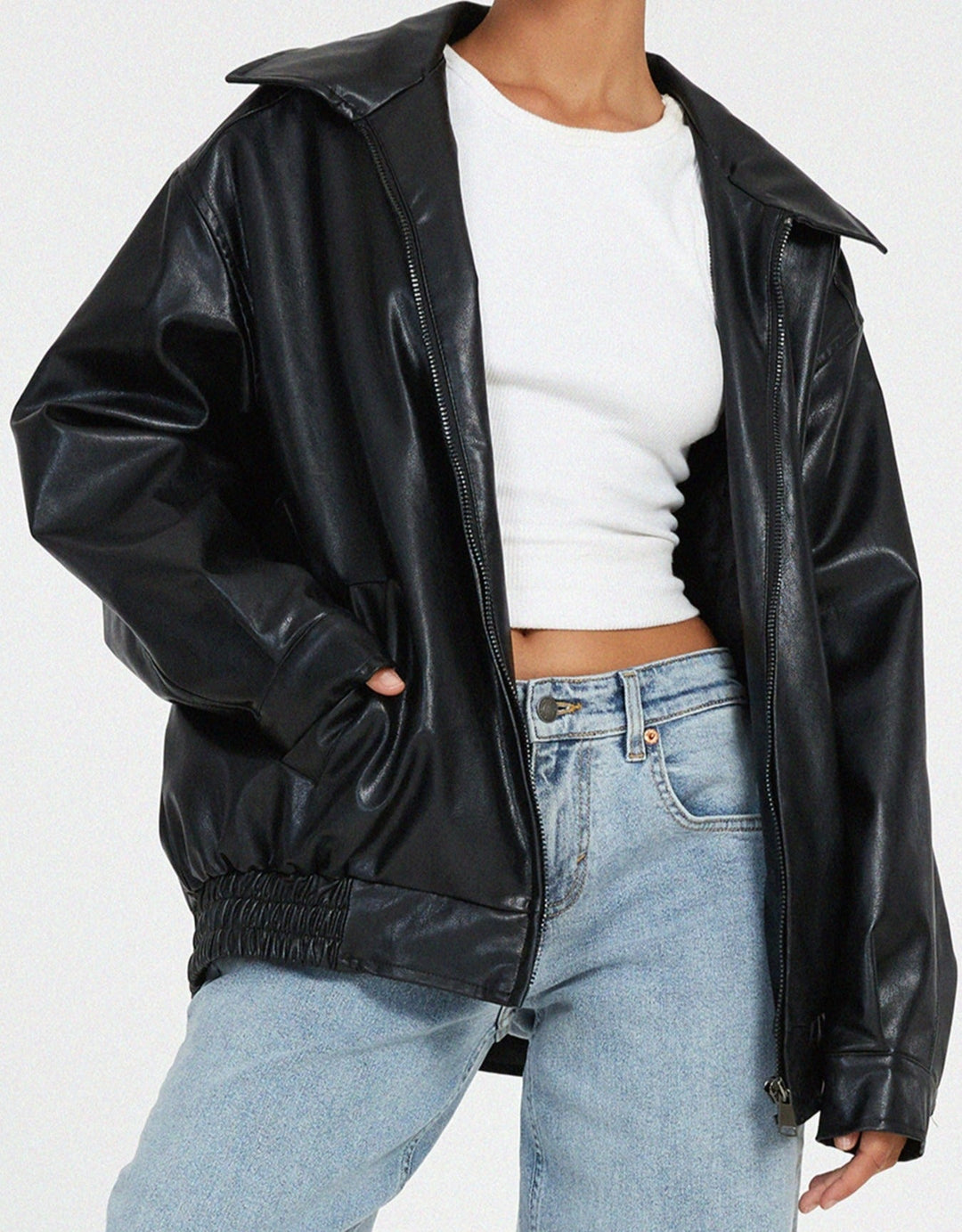 Chic bruin oversized faux leren jasje, een essentieel fashion item voor dames.