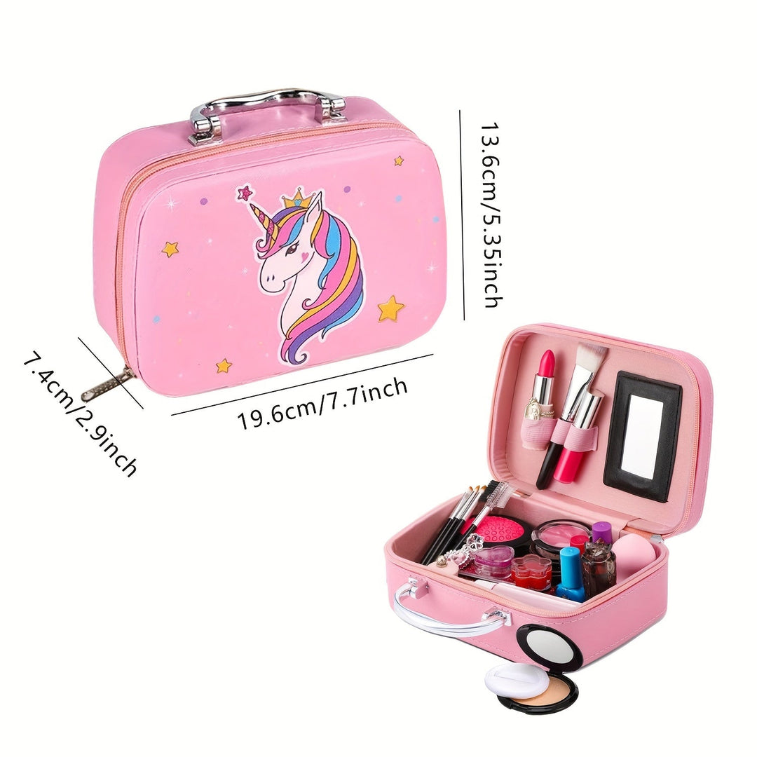 Eenhoorn make-up speelset geopend, toont veilige oogschaduw, lipgloss en kwasten voor meisjes.