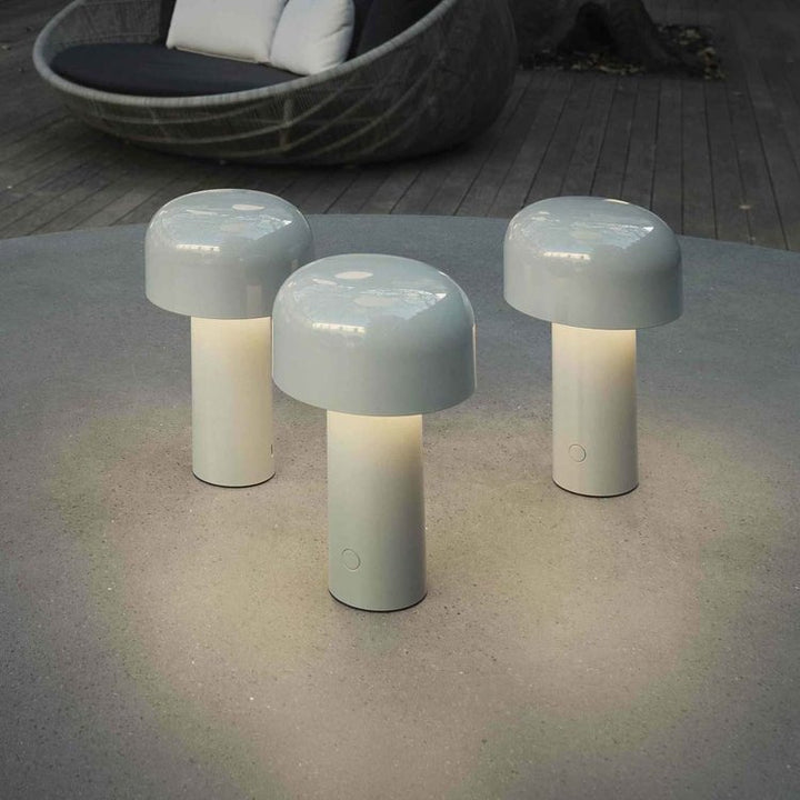 Luminor LED tafellamp: modern, dimbaar en draagbaar, met driekleurige sfeerverlichting opties.