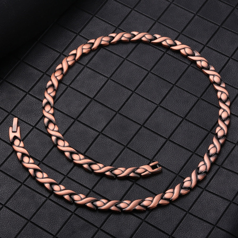 Unisex gevlochten koperen ketting, vintage look, stijlvol mode accessoire voor elke outfit.