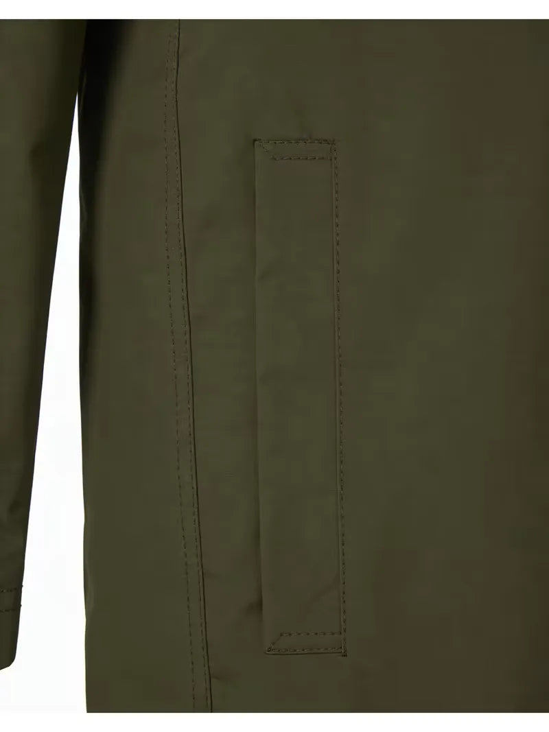 Stijlvolle zwarte slim fit heren trenchcoat, moderne overjas voor lente, herfst en smart casual gelegenheden.