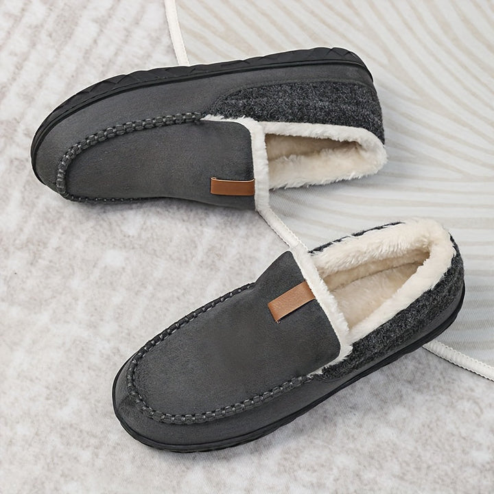 Slip-on heren pantoffels, lichtgewicht en comfortabel, perfect voor thuisgebruik.