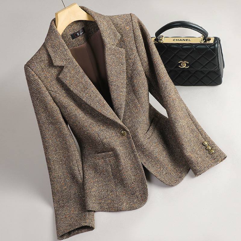 Lange mouw damesblazer, klassieke stijl, ideaal voor een stijlvolle kantooroutfit of formele damesmode.