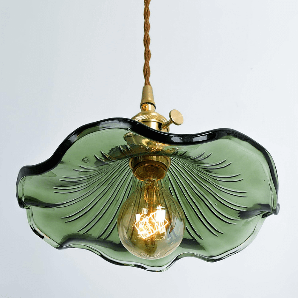 Glazen hibiscus hanglamp met messing accenten, E27, dimbaar voor elke ruimte. Stijlvolle plafondlamp.