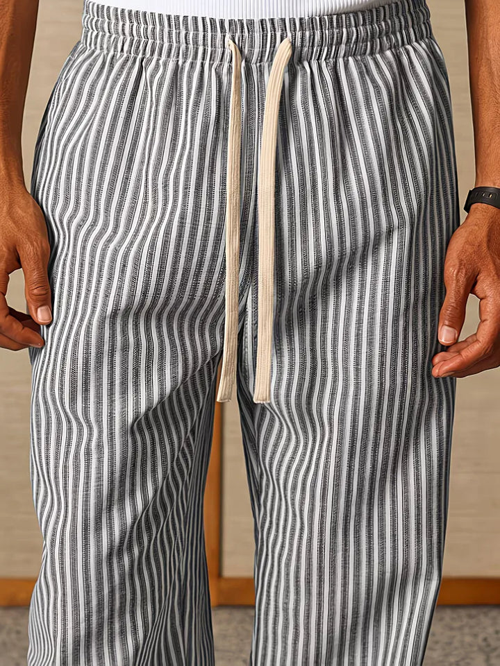 Gestreepte comfortbroek voor heren, wijde pijp joggers ideaal voor ontspannen dagen.