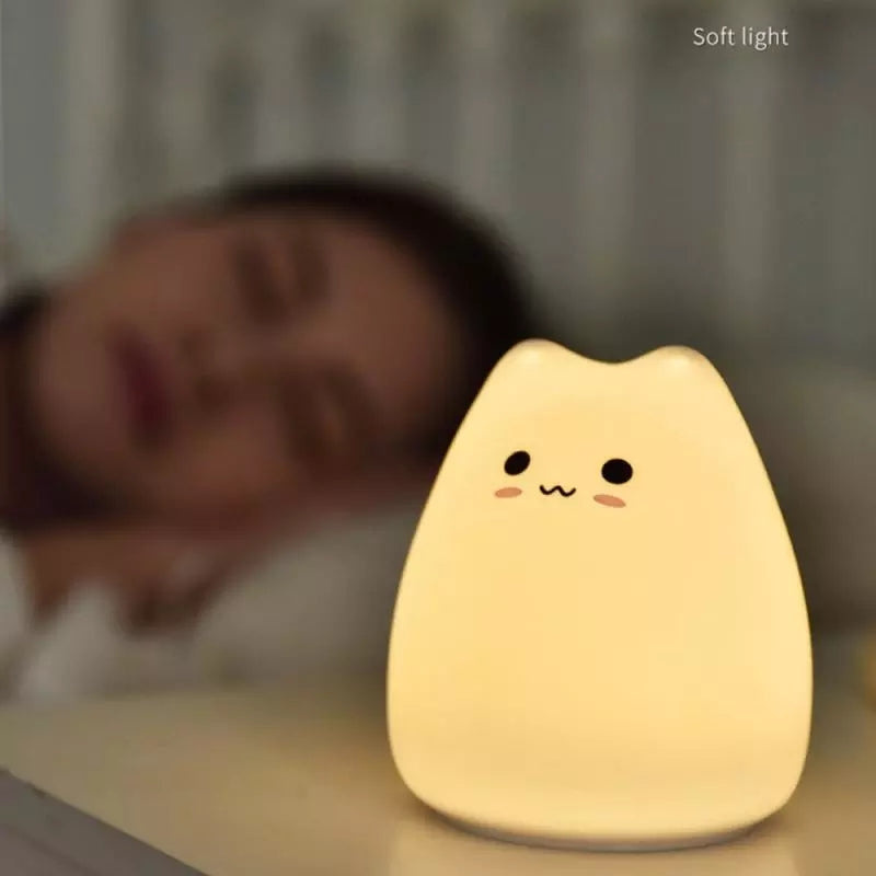 Schattige kat nachtlamp, kleurrijke LED sfeerverlichting voor kinderkamer. Zacht siliconen, ideaal cadeau.
