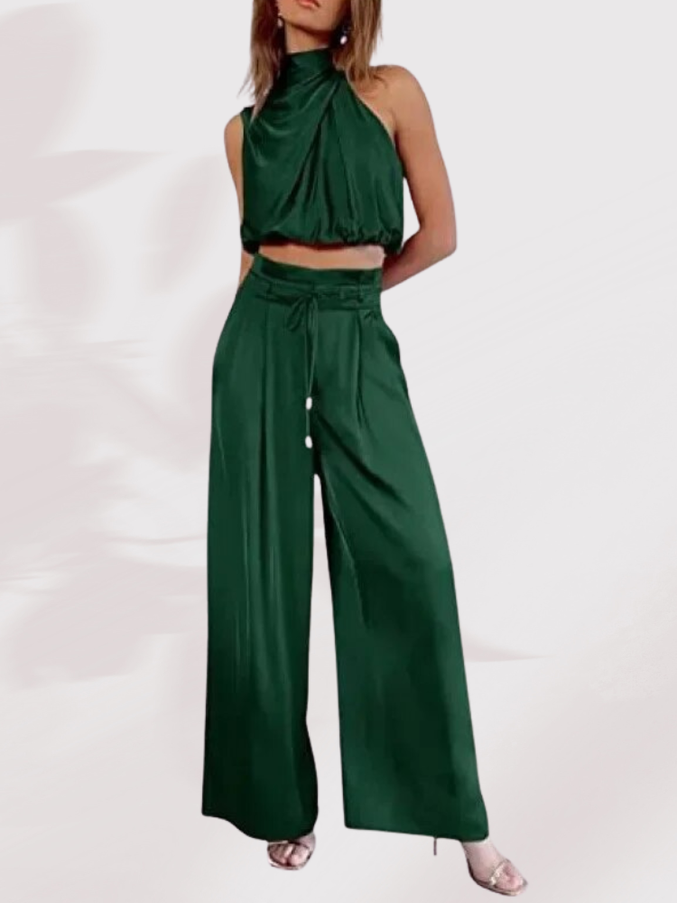 De Nora zomerset: een modieuze en comfortabele tweedelige dames outfit voor elke gelegenheid.