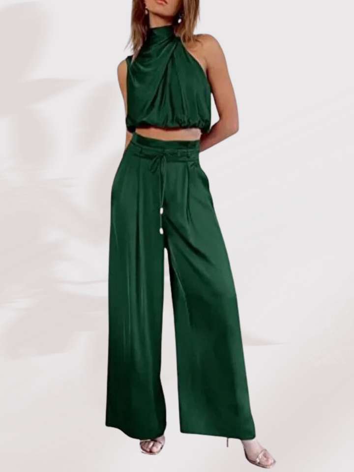 De Nora zomerset: een modieuze en comfortabele tweedelige dames outfit voor elke gelegenheid.