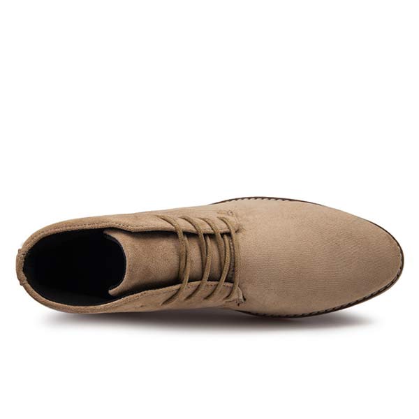 Zwarte UrbanStride Classic herenschoen met leren look, halfhoog en met vetersluiting.
