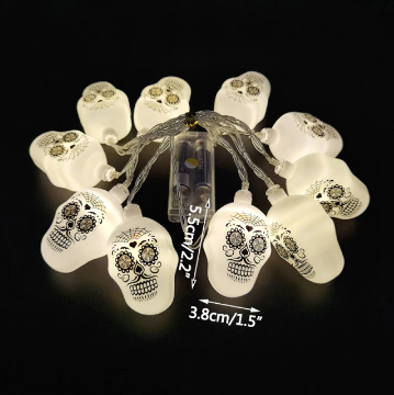 Halloween buitendecoratie: LED lichtsnoer met diverse spookachtige figuren. Waterbestendige feestverlichting.