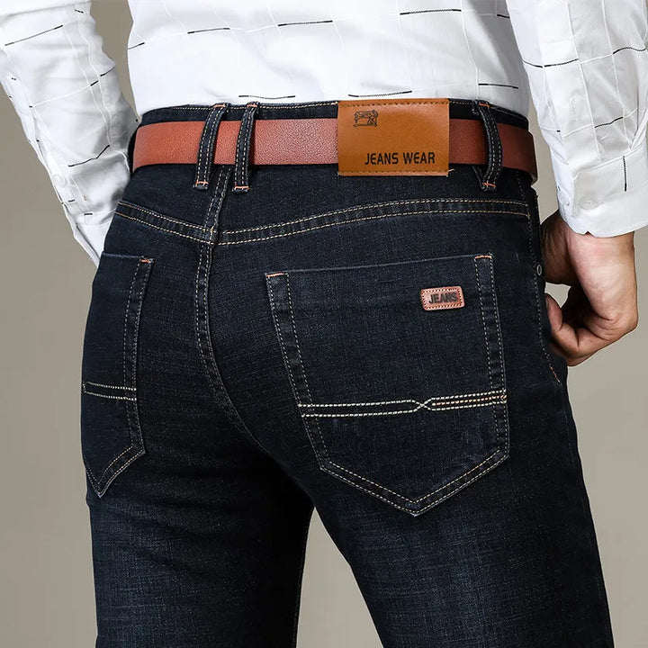 Rechte heren jeans in blauw, comfortabel en rekbaar voor dagelijks casual gebruik.