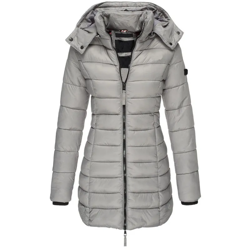 Close-up van de zachte, warme stof van deze comfortabele dames winterjas. Ideaal voor outdoor winterkleding.