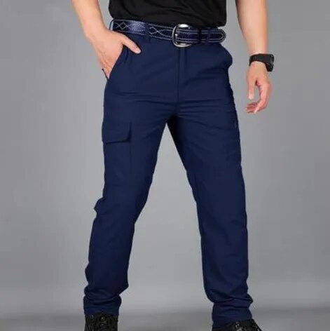 Heren outdoorbroek, waterdicht & sneldrogend, ideaal voor wandelen en avontuur met veel zakken.