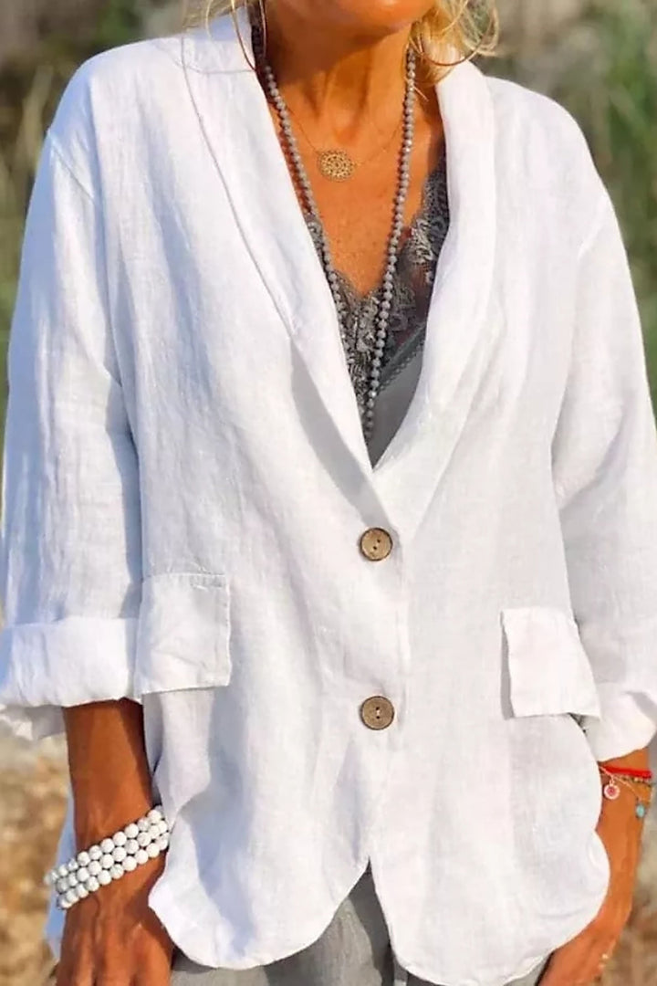 Lichte linnen dames blazer Clara met knopen. Perfecte elegante lente/zomer jas in een neutrale kleur voor casual outfits.