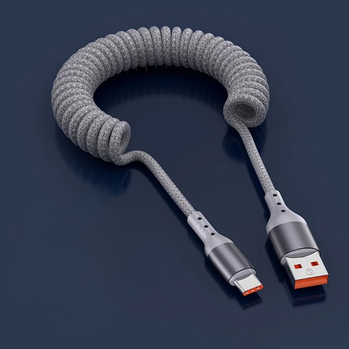 Universele 100W USB-C veer oplaadkabel voor snel laden van telefoons, tablets en laptops.