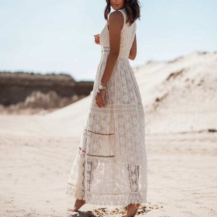 Stijlvolle dames zomerjurk, mouwloos en met kanten V-hals, ideaal als boho maxi-jurk of strandkleding.