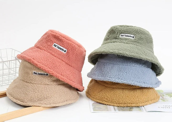 Stijlvolle en warme fleece vissershoed, een must-have unisex accessoire voor elke winter garderobe.