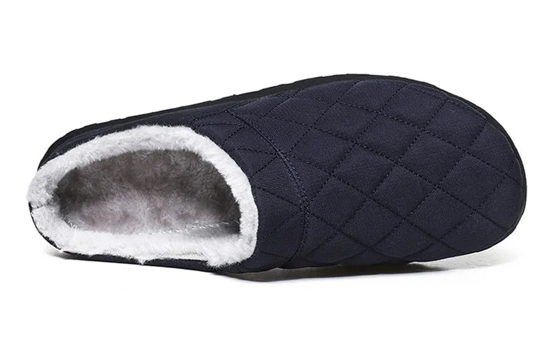 Comfortabele heren pantoffels, zachte binnenvoering en duurzame antislip buitenzool.
