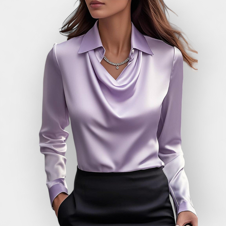 Dames top met watervalkraag en lange mouwen, chique en comfortabel voor elke gelegenheid.
