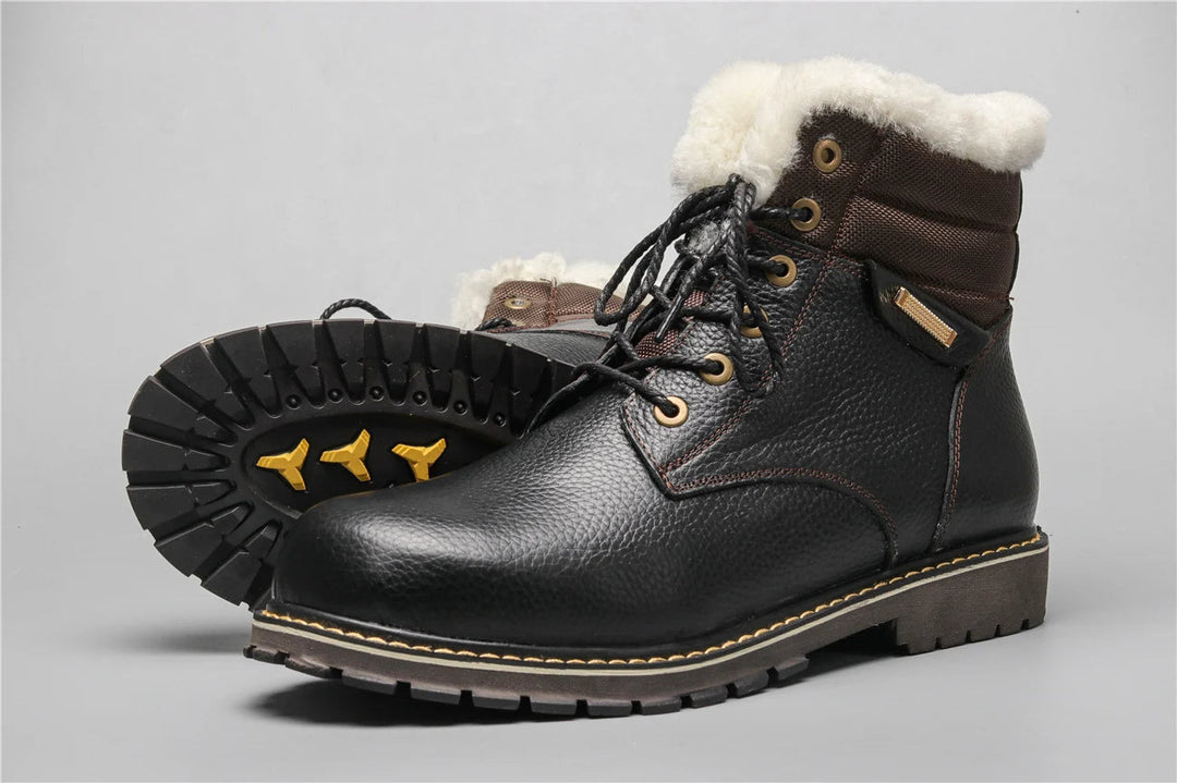 Warme en duurzame heren winterlaarzen voor outdoor avonturen in de sneeuw.