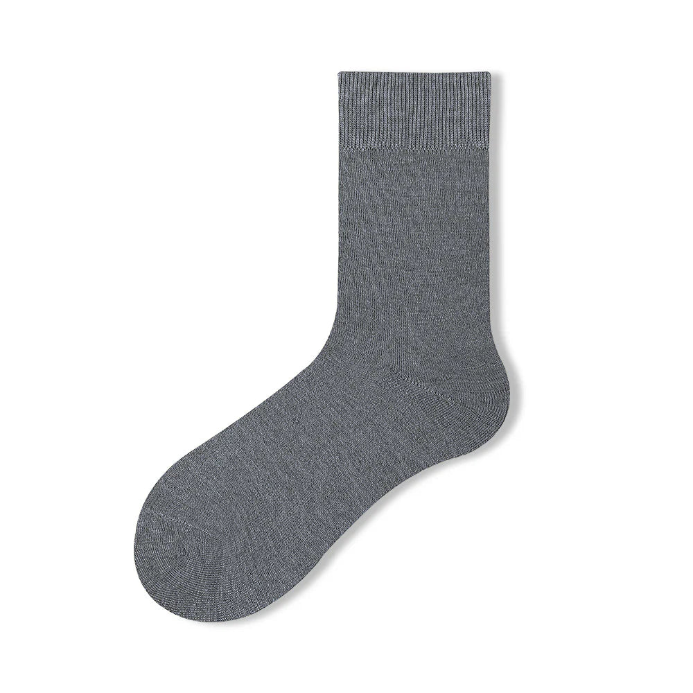 Bovenkant van comfortabele wollen dames sok, toont elasticiteit en perfecte pasvorm.