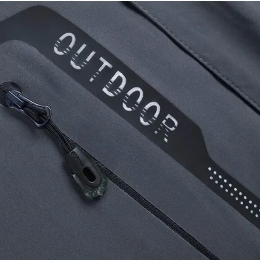 Ademende waterdichte dames winterjas, warm en windbestendig. Duurzame buitenkleding voor outdoor.