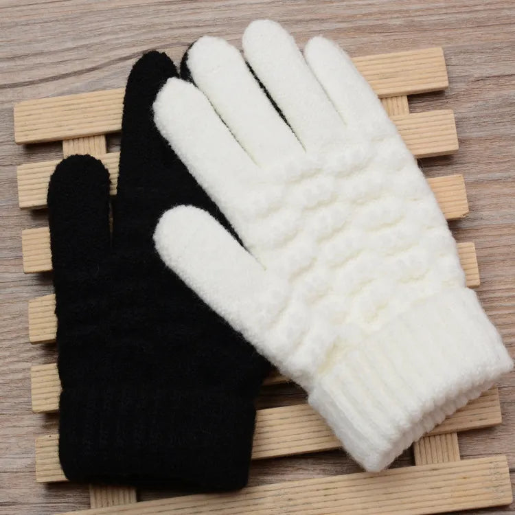 Praktische gebreide touchscreen handschoenen voor dames, een must-have winteraccessoire.